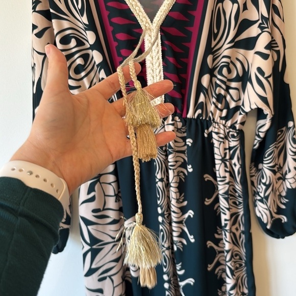 ACANDRIA Long Sleeve Festive Patterned Midi Dress - Picture 4 of 9